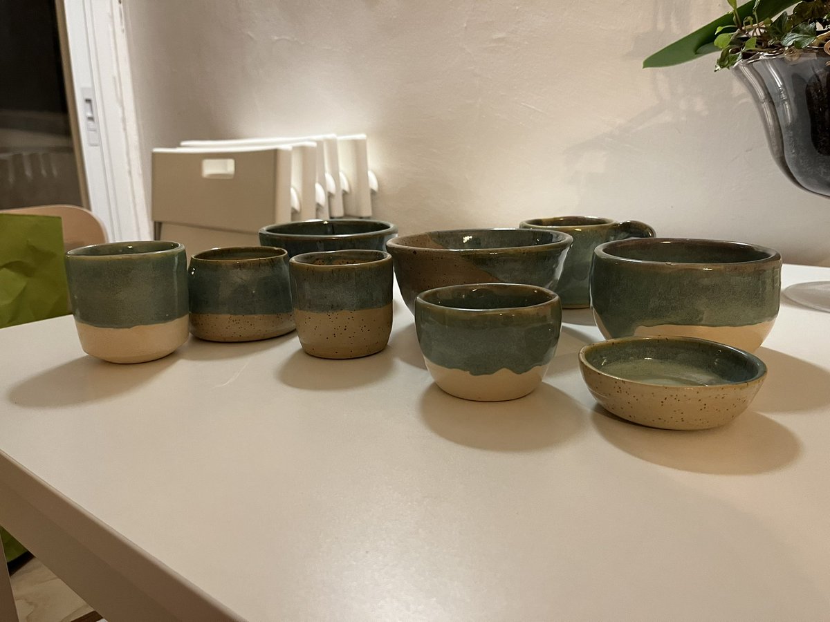 danfaithhar's tweet photo. Lowlights of the week: waiting to be surprised by Iran
Highlights of the week: getting surprised by nine (9) (!) pieces coming out of the kiln

Not a bad start
שבוע טוב ושקטטטטט https://t.co/gmtrkVk4fD