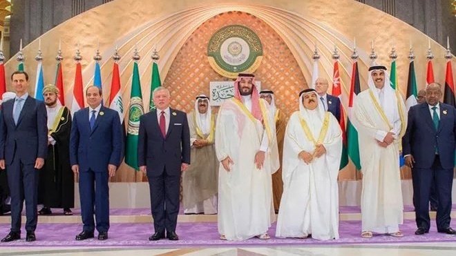 GlobeEyeNews's tweet photo. BREAKING:

Iran has reportedly warned Arab countries, including Jordan, Saudi Arabia, Kuwait, and the UAE, and others that if they attempt to intervene in Iran's response against Israel, they will be targeted as well. https://t.co/uFxBJsXubs