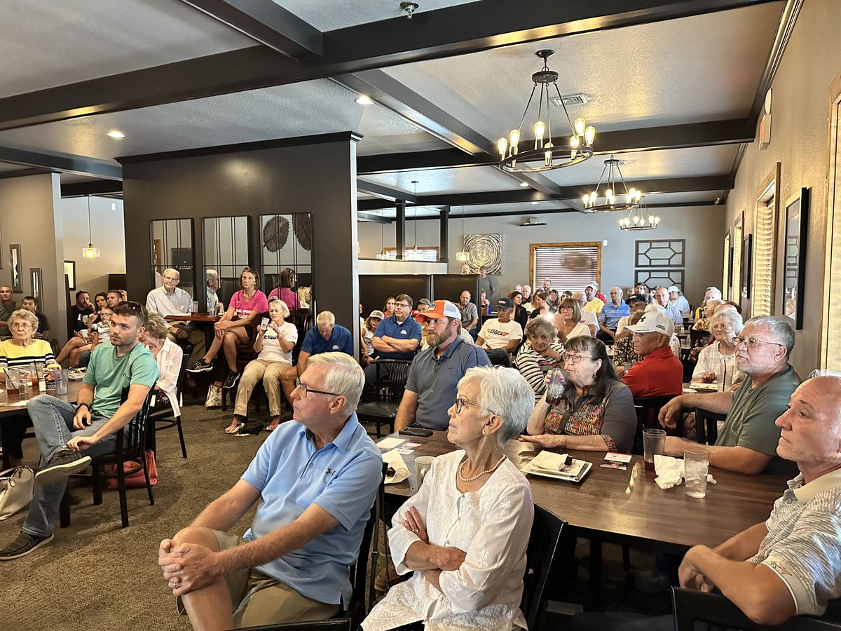 BillEigel's tweet image. Packed house in Chillicothe today! Folks are ready to vote on Tuesday and bring the Reckoning against the Swamp!

✅ Arrest &amp;amp; deport illegals
✅ Eliminate personal property tax &amp;amp; income tax
✅ Ban all foreign countries from buying land &amp;amp; take back what’s been lost #mogov