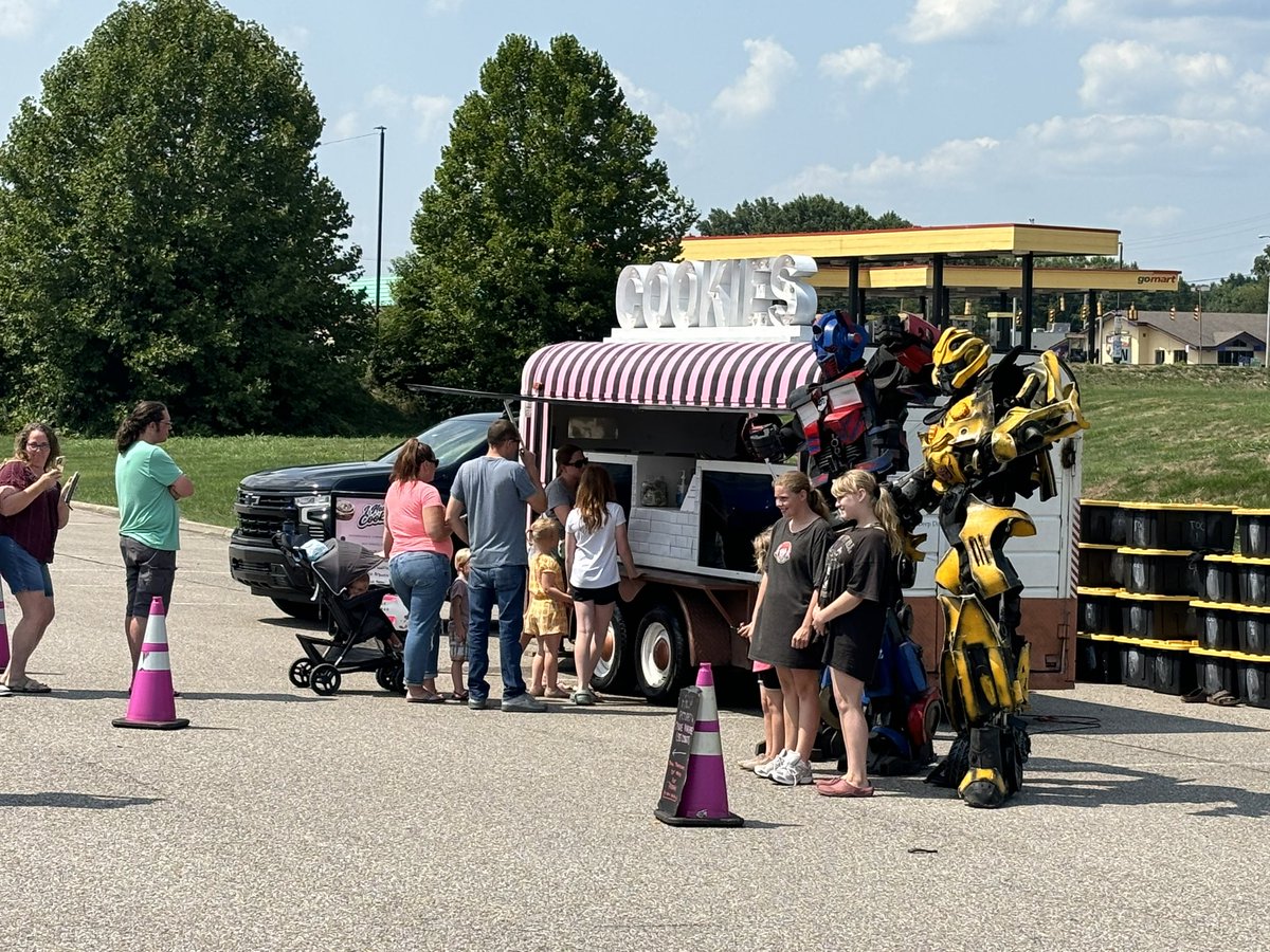 Brendan Torrence (@brendantorrence) on Twitter photo Stop by the Lowe’s in Marietta, OH today for a cookie and photo-op with transformers! <a href="/CongerJared/">Jared Conger</a> <a href="/kdrobertson22/">Keith D. Robertson</a> <a href="/forjared1566/">TheBeardedOne1566</a> <a href="/warrencardiff/">Warren Cardiff</a> Stop by the Lowe’s in Marietta, OH today for a cookie and photo-op with transformers! <a href="/CongerJared/">Jared Conger</a> <a href="/kdrobertson22/">Keith D. Robertson</a> <a href="/forjared1566/">TheBeardedOne1566</a> <a href="/warrencardiff/">Warren Cardiff</a>