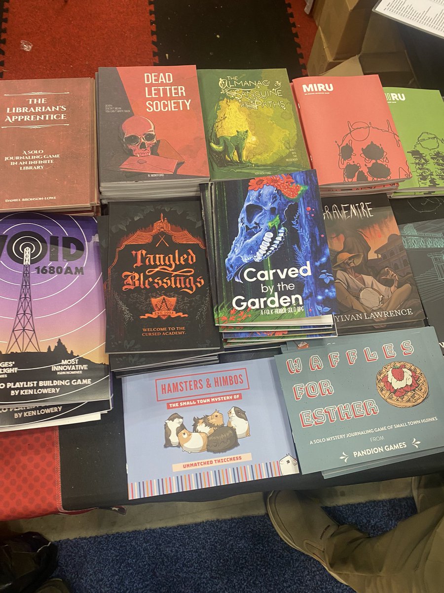 PookieRex's tweet image. Hey I know her! @CountessCassi