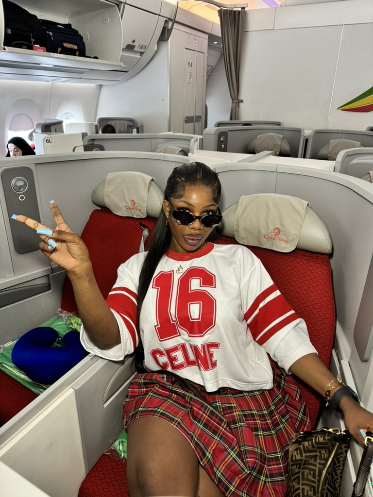Symply_Tacha's tweet photo. Off i go✈️ https://t.co/MAPJCpdlBC