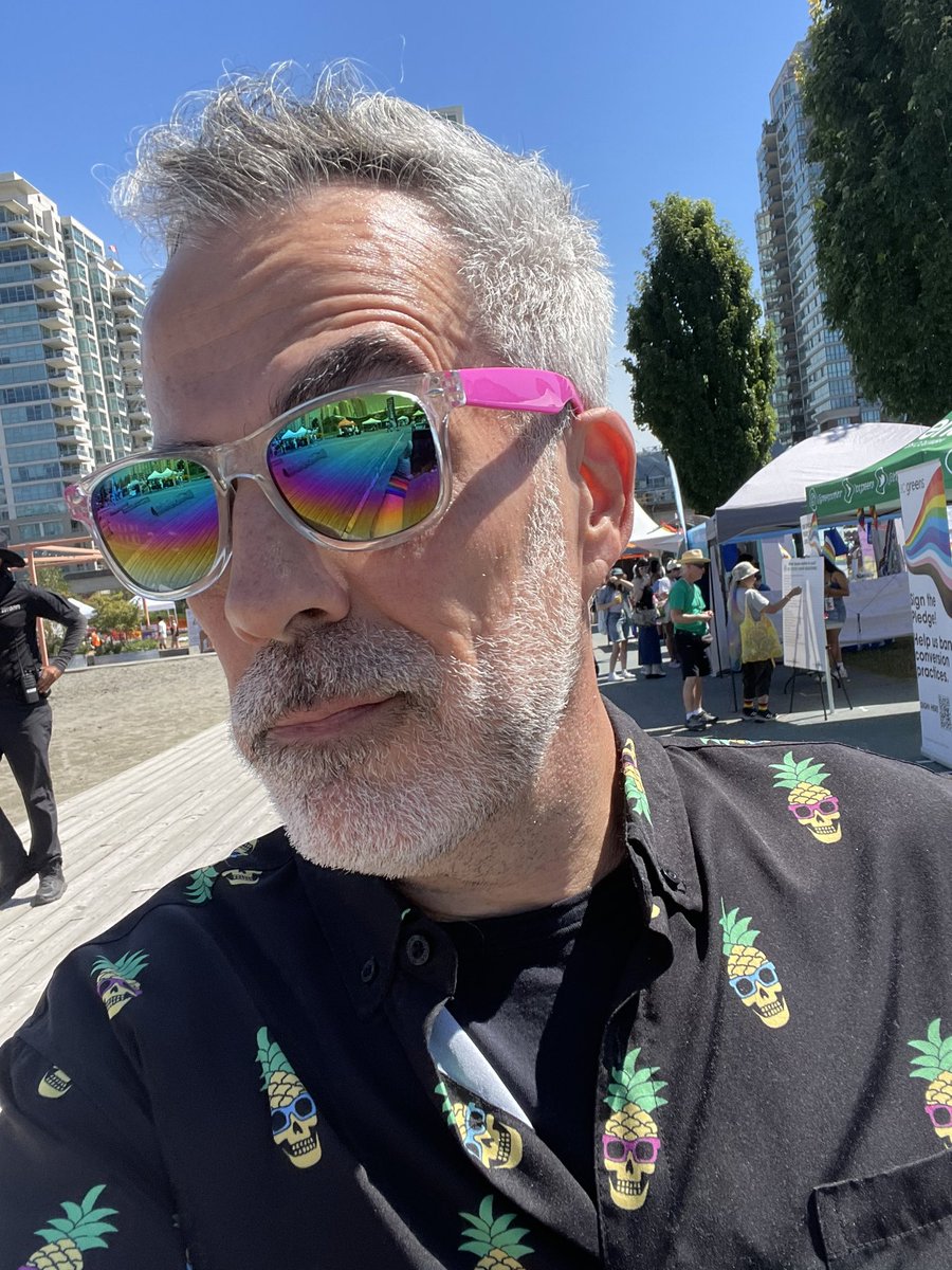 rogcheer's tweet image. Happy Pride!