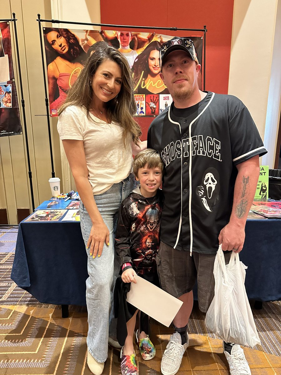 BrainReed's tweet image. Just leaving Flashback Weekend and @cerinavincent made the 6 hr trip completely worth it! She was absolutely amazing with my son and is one of the most genuinely kind and sweet individuals ever, definitely fans of hers for life!