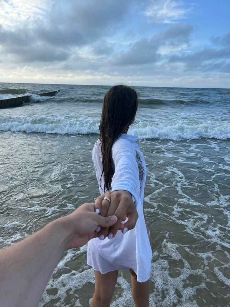 Hands couple (@1pics_) on Twitter photo 