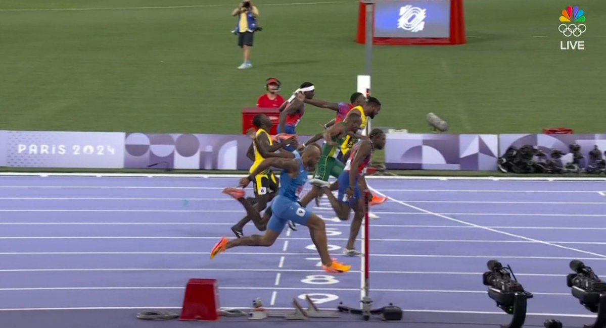 PlaysOfTheWeek's tweet photo. PHOTO FINISH. https://t.co/KHBRGKRiAQ