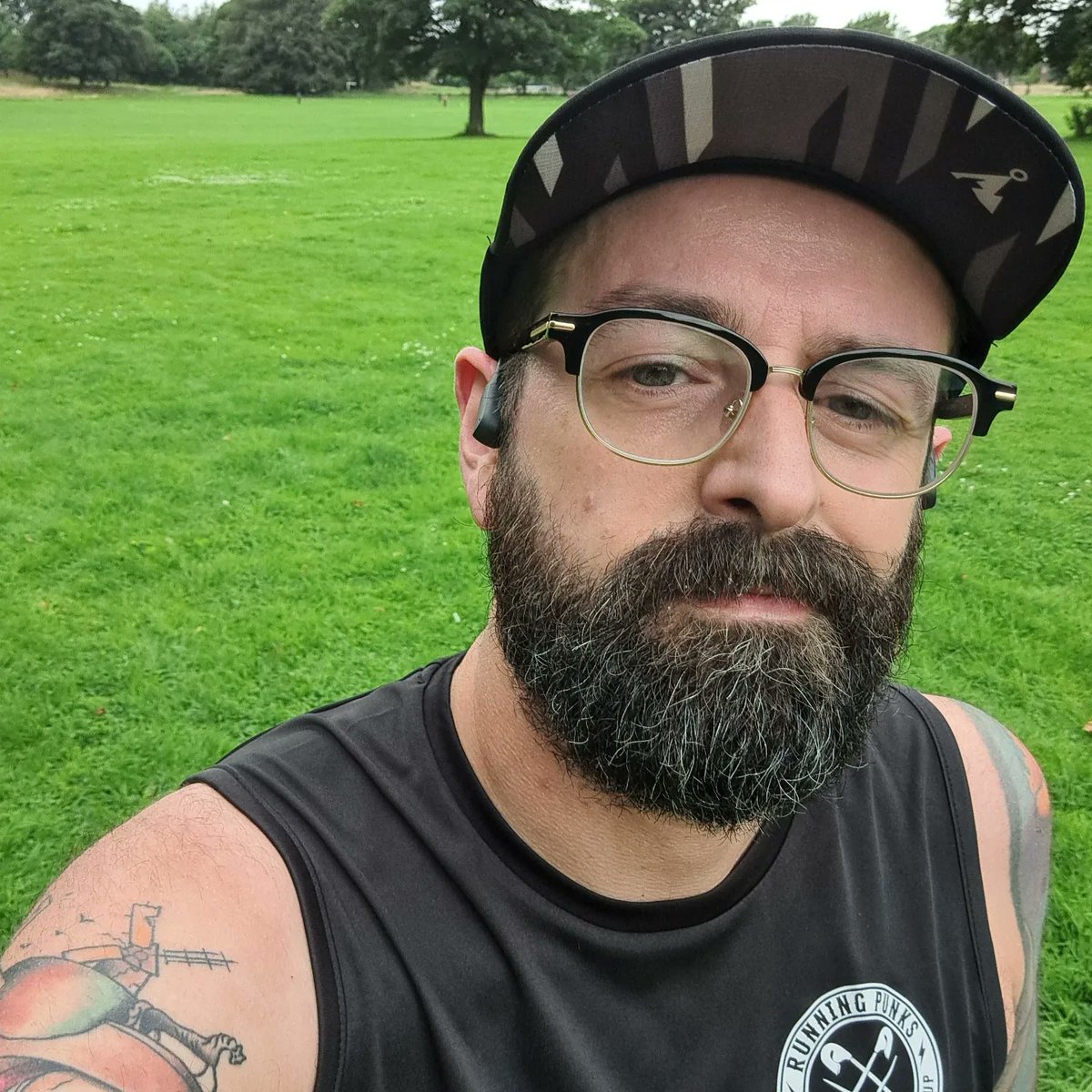 Cakesniffer77's tweet photo. These short, post-work runs always hit harder. Absolutely cheesed it round for #virtualrunclub I'm pretty sure the tunes had something to do with it! 9 dogs 1.8DpKm @runningpunks listened to @softplayband - Heavy Jelly https://t.co/fQl2BEp2To