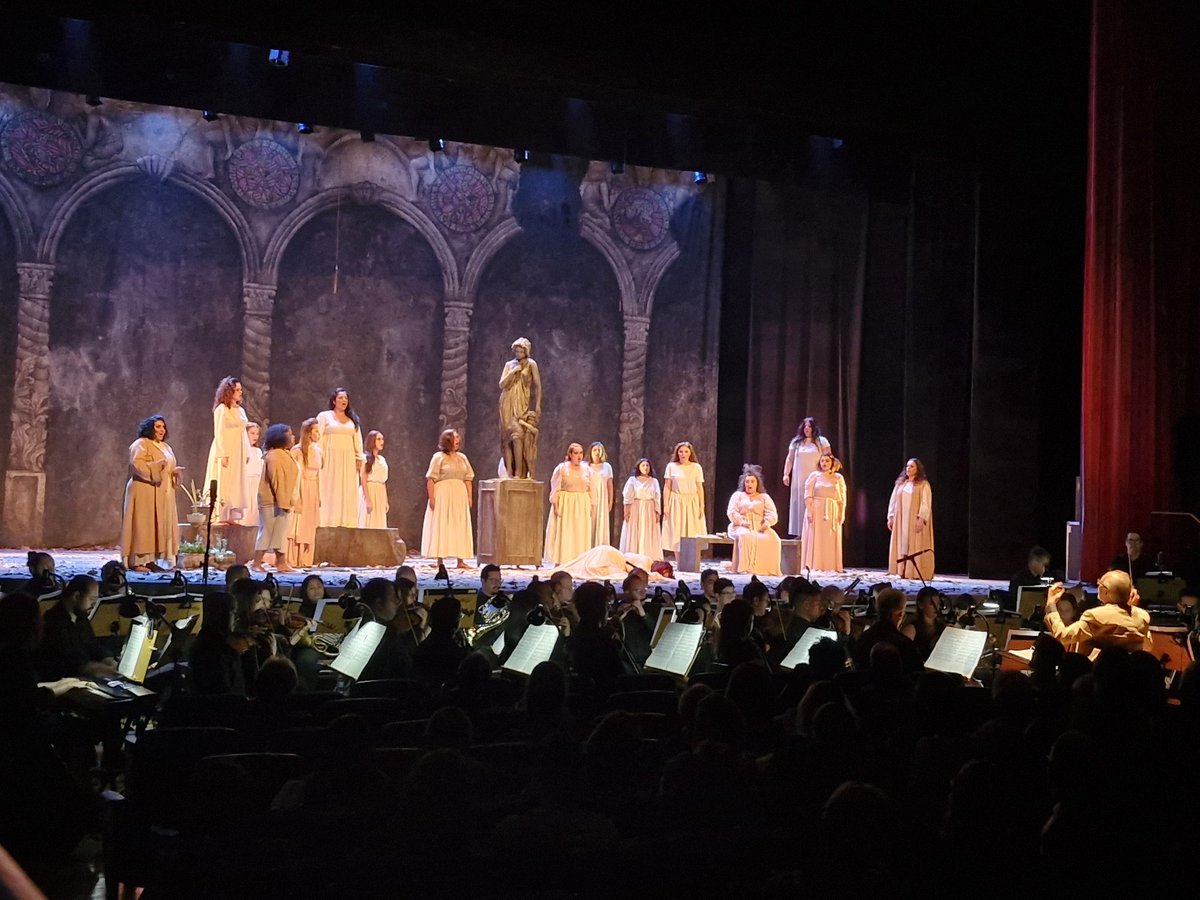 Ontem fomos #AcaminhodoInterior em Jundiaí. 
Muita gente e muito calor!
Parabéns aos artistas e ao diretor artístico Paulo Esper por esta linda apresentação!
Agora estamos...a caminho de Jacareí!
#AcaminhodoInterior : um projeto de <a href="/ItalyinSaoPaulo/">Italy in Sao Paulo</a> e <a href="/IICSanPaolo/">IIC San Paolo</a> !