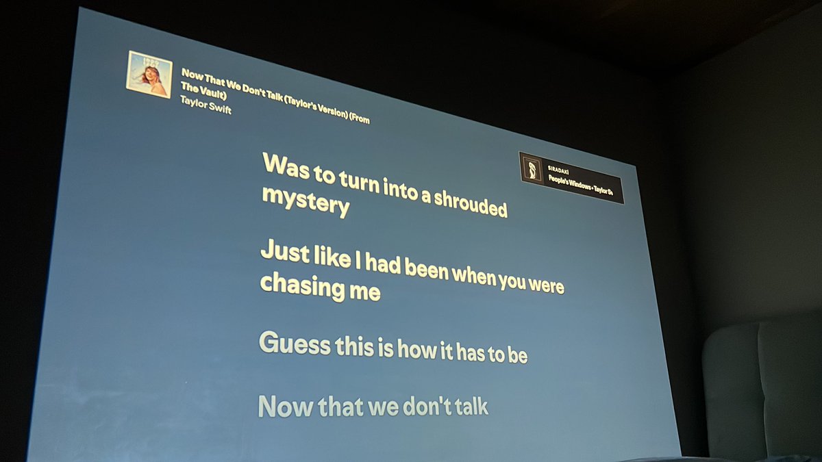 odanda koca bi projeksiyon olması be like