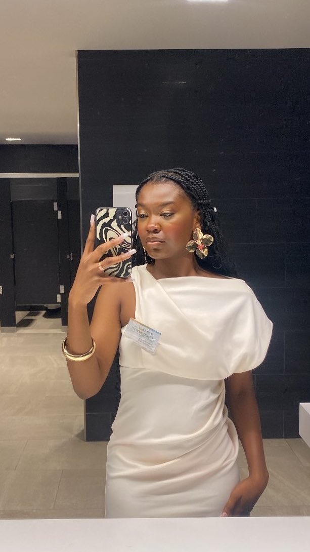 ToniOnPaper's tweet image. day 3. ✨