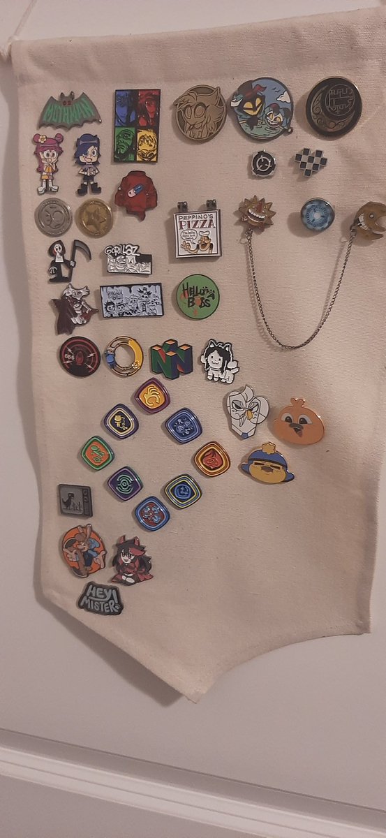 Three more pins to add to my collection. Thanks for the swag <a href="/donutmoth/">DONUT MOTH</a>! 😁😁😁😁