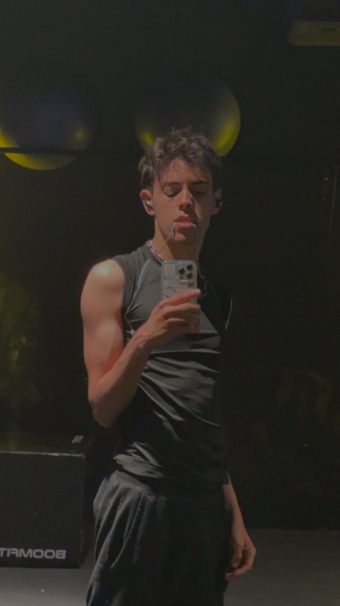 Dani ᱬ tweet media