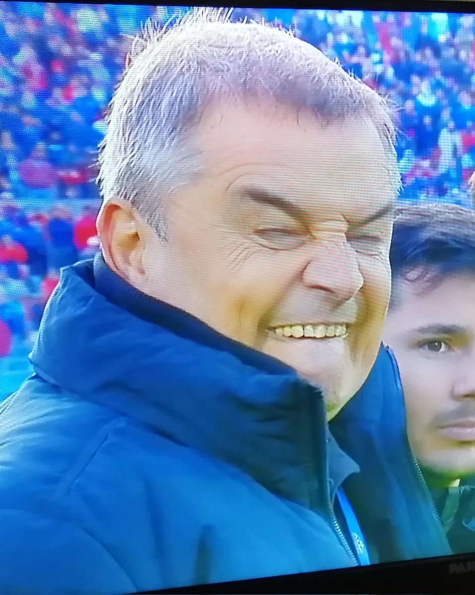 Cuando mordés una empanada de carne y tiene pasas de uva.