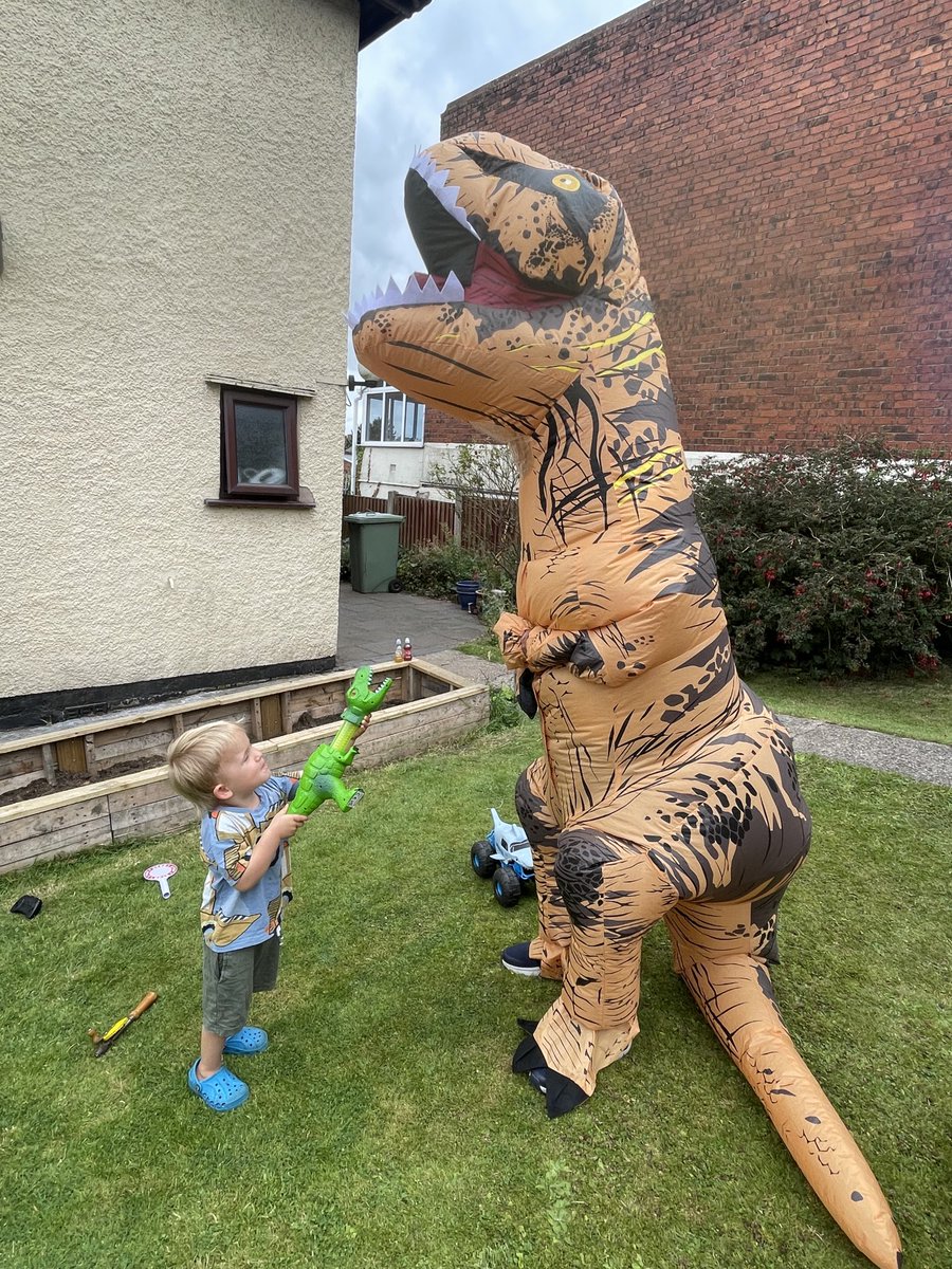 ⁦<a href="/WintDave/">Dave Wint</a>⁩ taking one for the team today, making the big 3 special 🎂 🦖 Thanks Dad 🌟