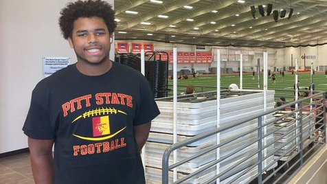 PITTSBURG STATE PROSPECT CAMP COVERAGE I  Six Star Football takes a look at several talented defensive prospects who impressed

💯Six Star Football takes a look at several talented prospects who impressed at PITT STATE📈

✍️STORY ▶️🔗 sixstarfootball.com/article/pittsb…

<a href="/Xander_Blasing/">Xander Blasing</a>