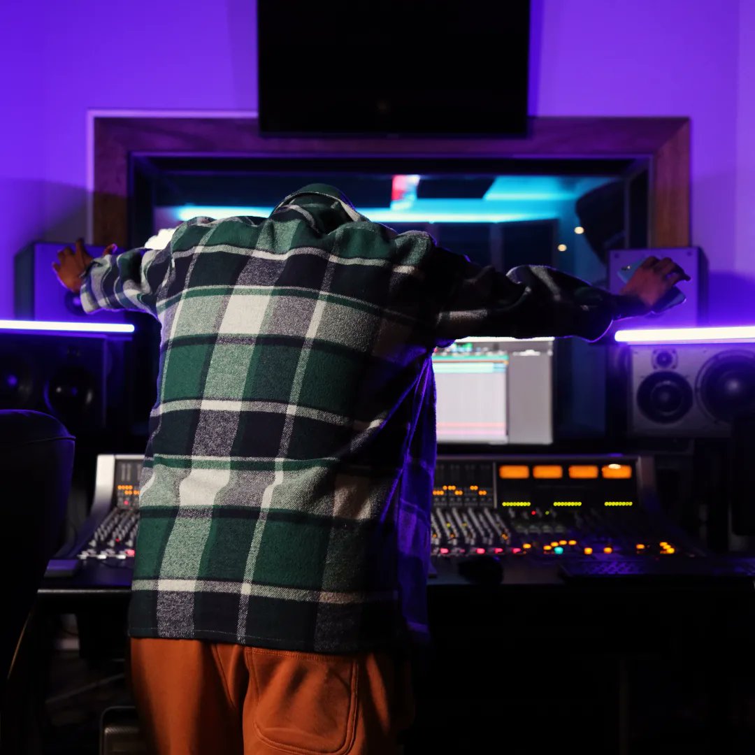 Hello Hi My Name Is TIIYE <a href="/RLasoulmates/">Rocktea_lasoulmates</a> new Account And I'm Teasing New Music Soon ⏳