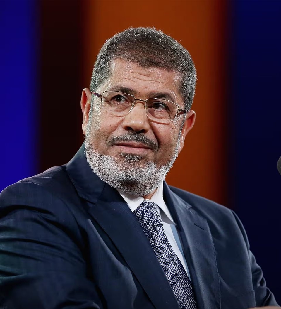 هذا رجل كان يعتز بإسلامه وبرسوله واراد ان نعيش بكرامه فتأمر عليه الأراذل من قومنا فعاقبنا الله جميعاً بفعلهم