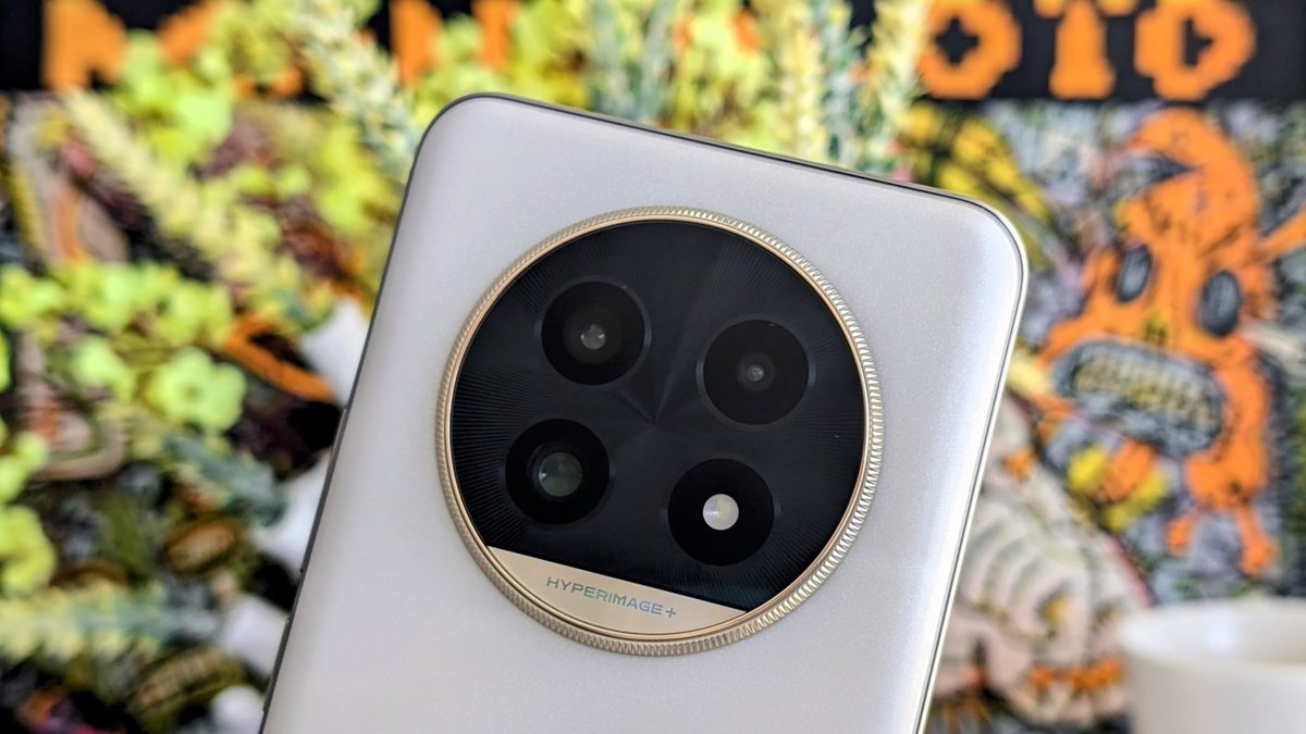 Curious about <a href="/SamsungMobile/">Samsung Mobile</a>'s #GalaxyRing and  @apple's #iOS18 Public Beta? Listen to <a href="/richontech/">Rich DeMuro</a> and me on episode 386 of my #MobTechCast! We also chat about <a href="/nothing/">Nothing</a>'s #NothingPhone2aPlus, <a href="/realmeglobal/">realme Global</a>'s #Realme13ProPlus, and more :) Subscribe... worldpodcasts.com/samsung-galaxy…