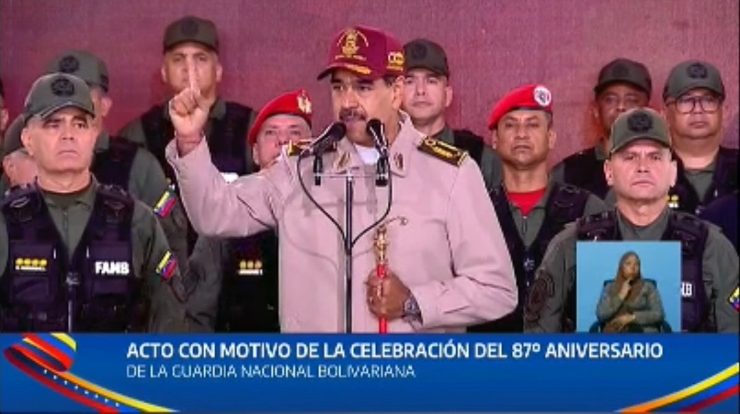 #EnVivo|| Pdte. <a href="/NicolasMaduro/">Nicolás Maduro</a>: "Cuando hablamos de defender el legado de nuestro Comandante Chávez, es defender su legado de respeto y reconocimiento a este cuerpo".

#VenezuelaPazYJusticia