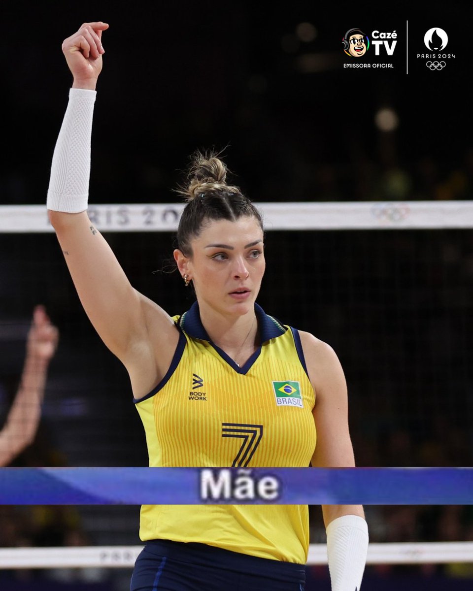 CazeTVOficial's tweet image. MAIS QUE UMA JOGADORA, UMA MÃE! 🤩 

Além de ser a segunda maior pontuadora da partida, a gente tem Rosamaria como figura materna! Você é um FENÔMENO do #Vôlei 

#OlimpíadasNaCazéTV #Paris2024 #EsportesDaSorte