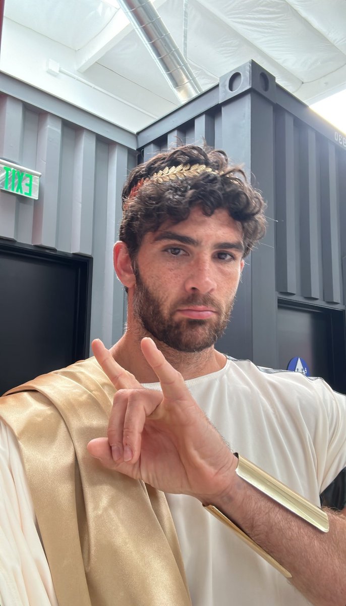 4ltedits's tweet photo. he looks like he’s about to say “et tu brute” https://t.co/CNtgnjCm7E