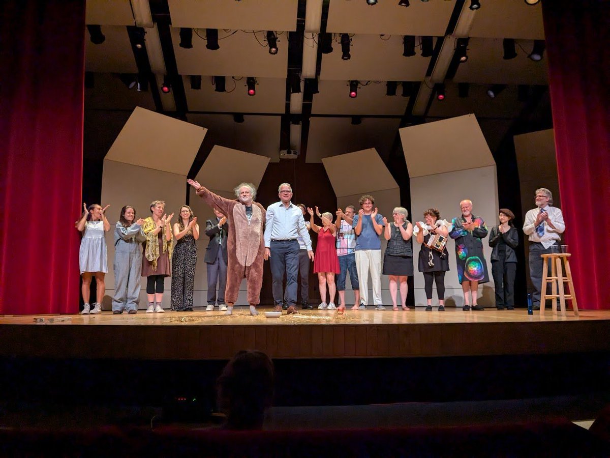 Dr. Martin Skrodzki (@msmathcomp) on Twitter photo Last activity at the <a href="/BridgesMathart/">Bridges Math Art</a> conference for today: #Math #Theater. The play is "Lovesong of the Electric Bear" by Snoo Wilson, a piece about the tragic life and death of Alan M. Turing. Kudos to the🧸, who had to deliver the most amount of lines while in a hot costume. Last activity at the <a href="/BridgesMathart/">Bridges Math Art</a> conference for today: #Math #Theater. The play is "Lovesong of the Electric Bear" by Snoo Wilson, a piece about the tragic life and death of Alan M. Turing. Kudos to the🧸, who had to deliver the most amount of lines while in a hot costume.