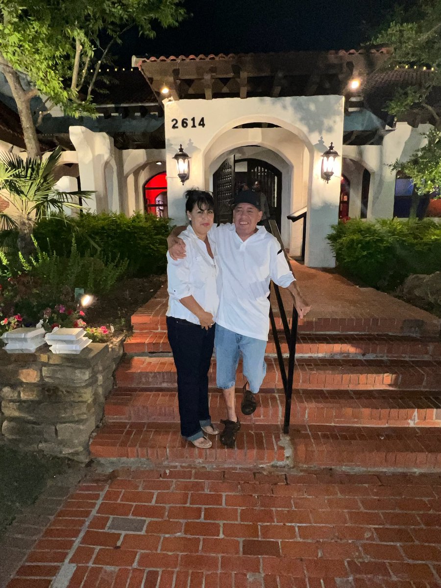 Yesterday was unfortunately the hardest day of my life. It was the day my dad passed away and it still feels surreal like a nightmare you want to go away. Te amo papi y sé que estás en paz. ♥️ 
gofund.me/557e5d23