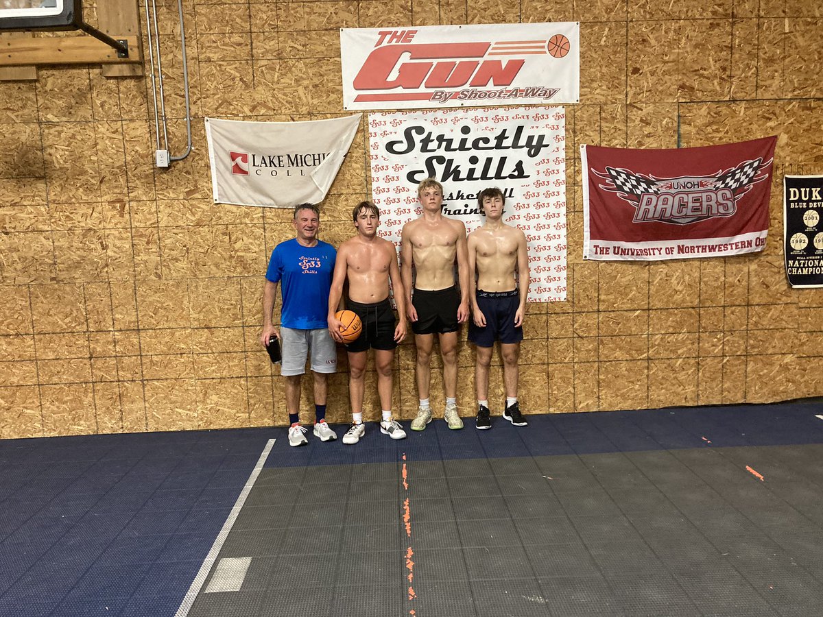 Strictly Skills (@strictly_skills) on Twitter photo Big time work tonight w 3 of our big time
Strictly Skills guys
<a href="/NoahVanlaningh1/">Noah Vanlaningham</a>
<a href="/AlbionMBB/">Albion College Men's Basketball</a>
@white_dagger5
<a href="/mattawan_bball/">Mattawan menโs basketball</a>
<a href="/leland_berg20/">Leland Berg</a> Big time work tonight w 3 of our big time
Strictly Skills guys
<a href="/NoahVanlaningh1/">Noah Vanlaningham</a>
<a href="/AlbionMBB/">Albion College Men's Basketball</a>
@white_dagger5
<a href="/mattawan_bball/">Mattawan menโs basketball</a>
<a href="/leland_berg20/">Leland Berg</a>