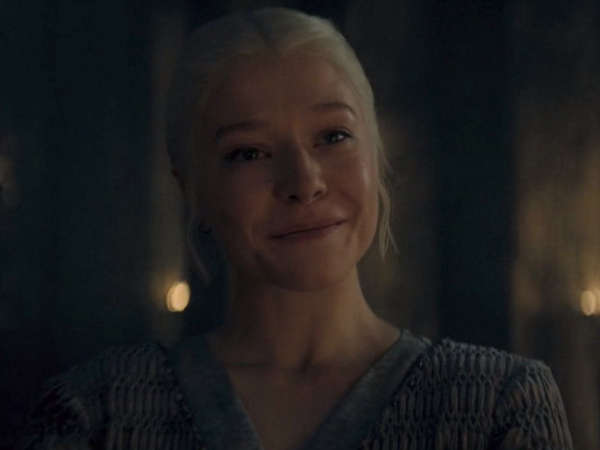 Just saw someone say dead serious this is rhaenyra laughing at alicent.. oh emma d’arcy im sorry you act your ass off for this stupid of an audience