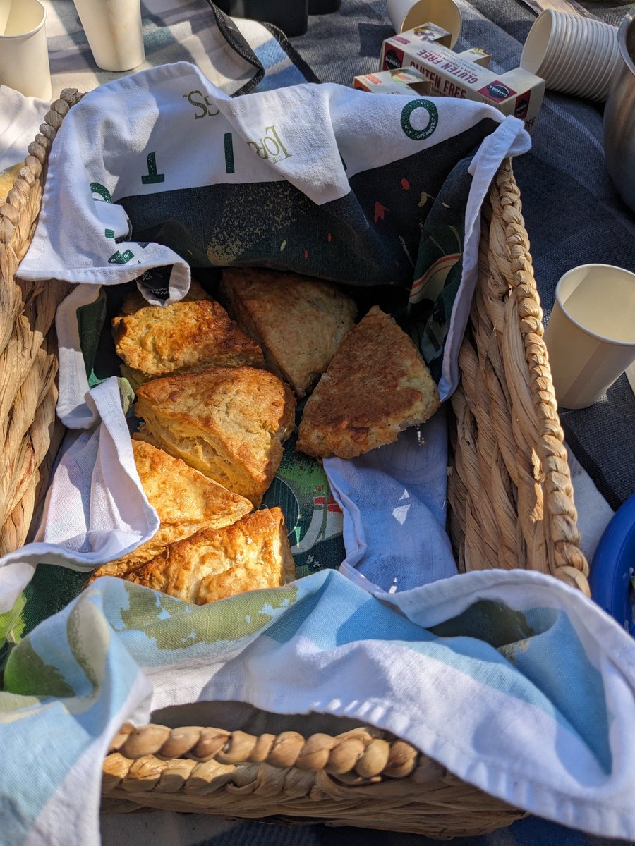 SamuelAnimation's tweet image. Hobbit lunch Saturday! 🧺