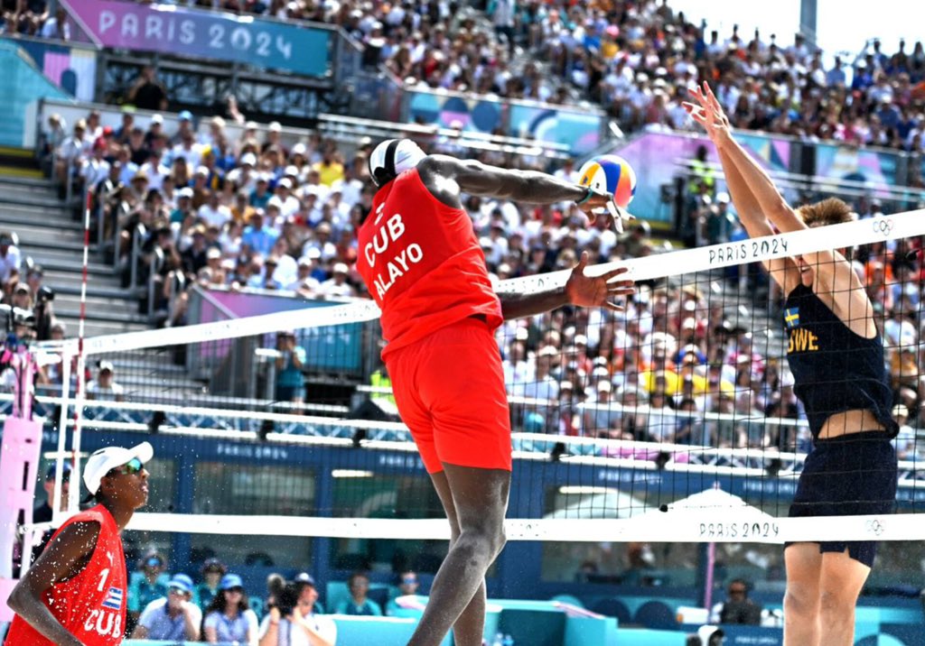 Jorge Luis Alayo y Noslen Díaz derrocharon camaradería, talento, carisma y lucharon hasta caer en tie-break. A octavos de final llegaron sin perder un set.  Felicidades muchachos, alienta la pasión con que defendieron a #Cuba en #Paris2024 y lo que prometen juntos.