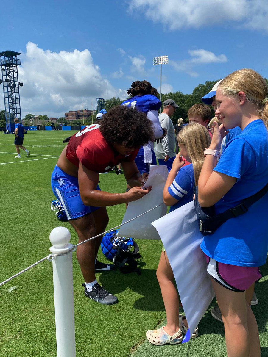 TovaniMizell's tweet image. Thanks to everyone for coming &amp;amp; supporting the team  #FanDay #BBN