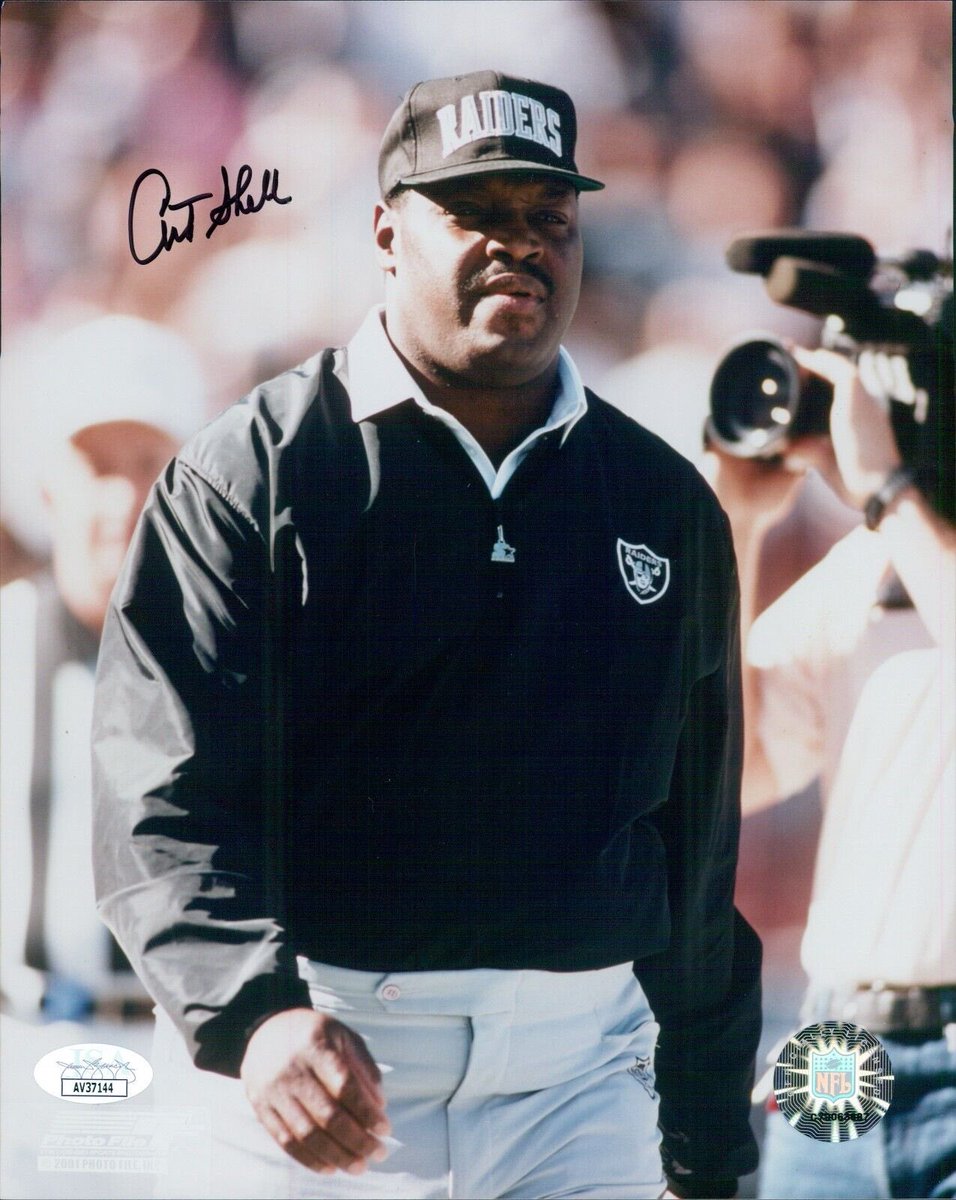 nela_soul's tweet image. Newest addition. IYKYK 🏴‍☠️🫡🍻 #ArtShell #Coach #Childhood #RaiderNation #LosAngeles #Oakland #LasVegas