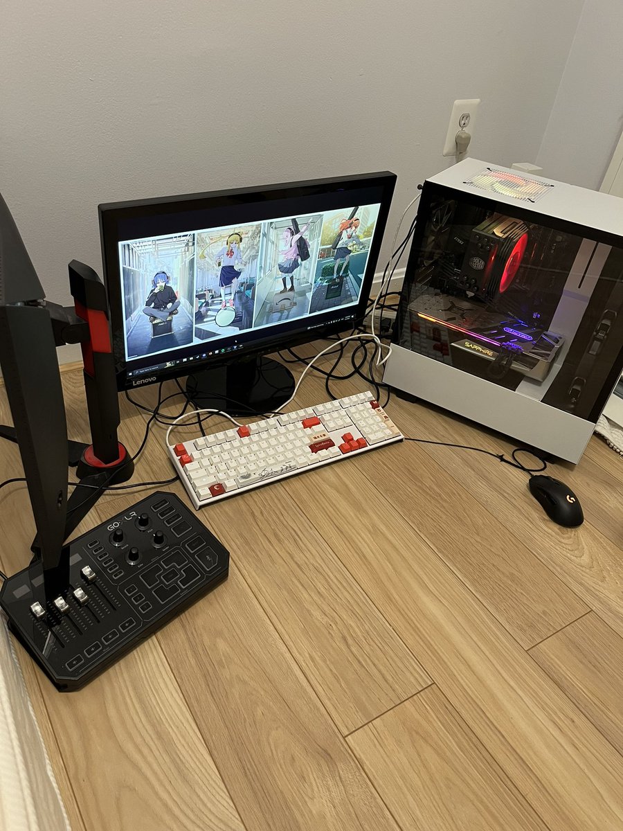 Are you guys pc on desk or pc on floor?