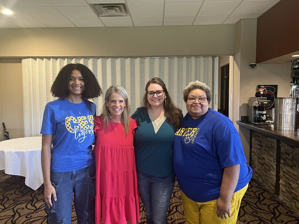 Congratulations to our Carver Beginning Teachers for attending the WCPS New Teacher Orientation.
Welcome Ms. Shannon Casey as our new art teacher and returning kindergarten teacher , Mrs Amy Person.