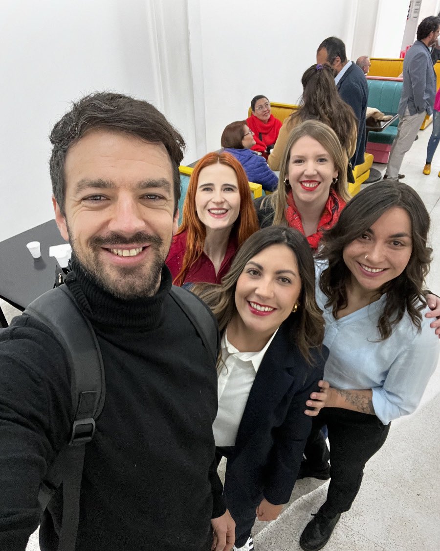 Miren a quienes me encontré hoy🙈
¿Candidaturas del @frenteamplio.cl juntas? La selfie es obligatoria🤳🏽

¡Vamos con todo en nuestras comunas! 💪 
#ContigoChileMejor #LasCondesPuedeMás
