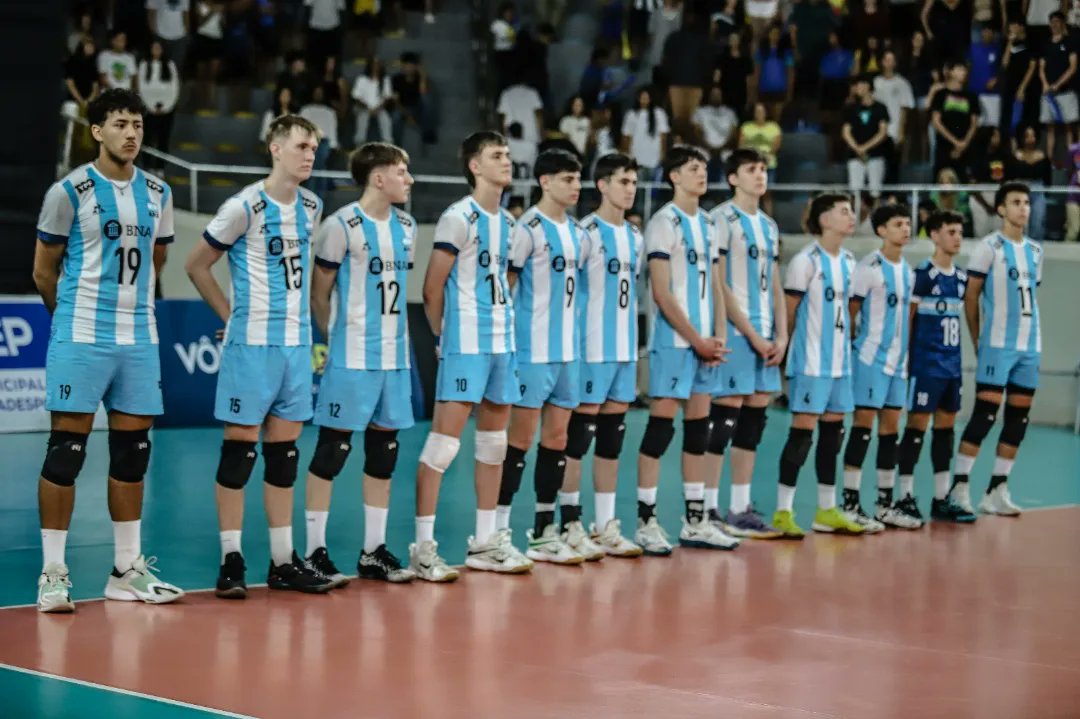 ¡¡¡CAMPEONES SUDAMERICANOS 🇦🇷🏆!

La Selección U19 derrotó a Brasil 3 a 2 en Araguari y es campeón invicto 💪

Más info en breve