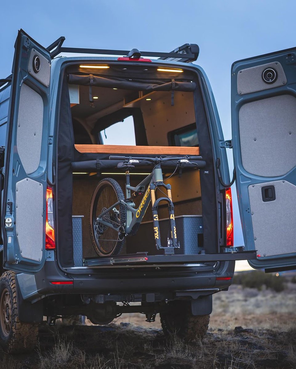 methodracewheel's tweet photo. #703 Bead Grip x @rally_van 🤘
👉️ Shop the wheel: https://t.co/GlP5uAA9iI
#MethodRaceWheels #MRW #Method #Offroad #Overlanding #Adventure #BeadGrip #BeadGripWheels #Van #VanLife #Mercedes https://t.co/6wmywBa5e8