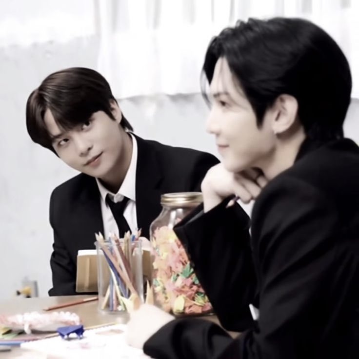 mentachipsun's tweet photo. mini au #jongsang — It’s your ghost !

Donde jh escribe sobre el chico que le gusta en su cuenta de Twitter creyendo que nadie lo reconocería, pero ys el protagonista de sus tweets piensa que sería divertido comenzar a citarle desde su cuenta privada. https://t.co/Zmp3naILud
