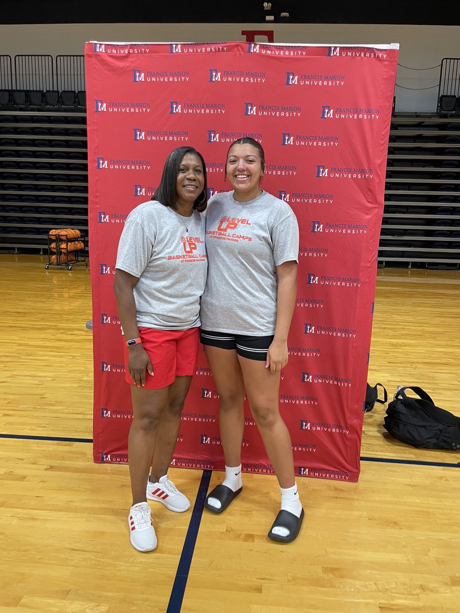 Thank you <a href="/CoachJeriP/">Jeri Porter</a> &amp; <a href="/FM_WBB/">Francis Marion WBB</a> for an amazing camp!! Learned a lot and had a great time!!