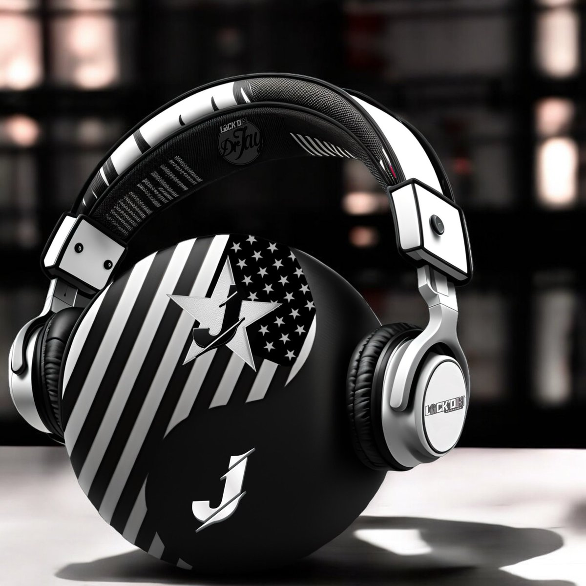 DrJay0Jason's tweet image. Driven, is putting in the sweat equity when you don't feel like it. Flip that switch, slam a @LiveLockdIn #Nootropics and go to work. Sip on #Alkaline water while the sweat pours, hitting two PBs not even intending to. That's what getting #lockdin means.  We are #lockdinNation.