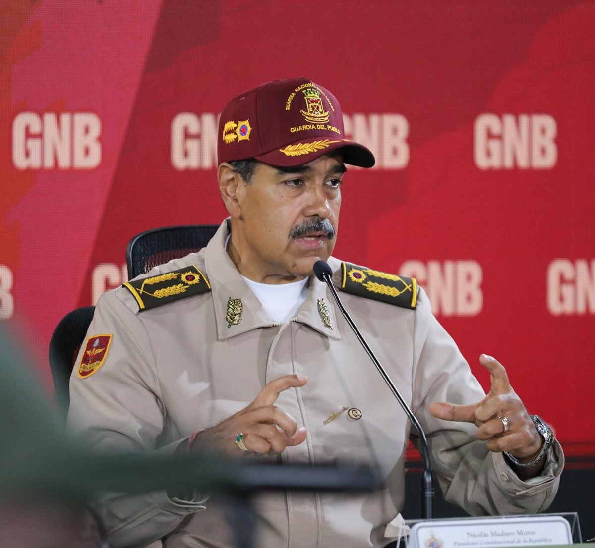 #Entérate📰Presidente <a href="/NicolasMaduro/">Nicolás Maduro</a> en el Puesto de Comando: Espero recomendaciones del más alto nivel de la Seguridad de la Nación, Consejo de Seguridad, Consejo de Defensa. Necesito recomendaciones sobre este tema, solicitó al sostener que "más del 92 % del país repudia
