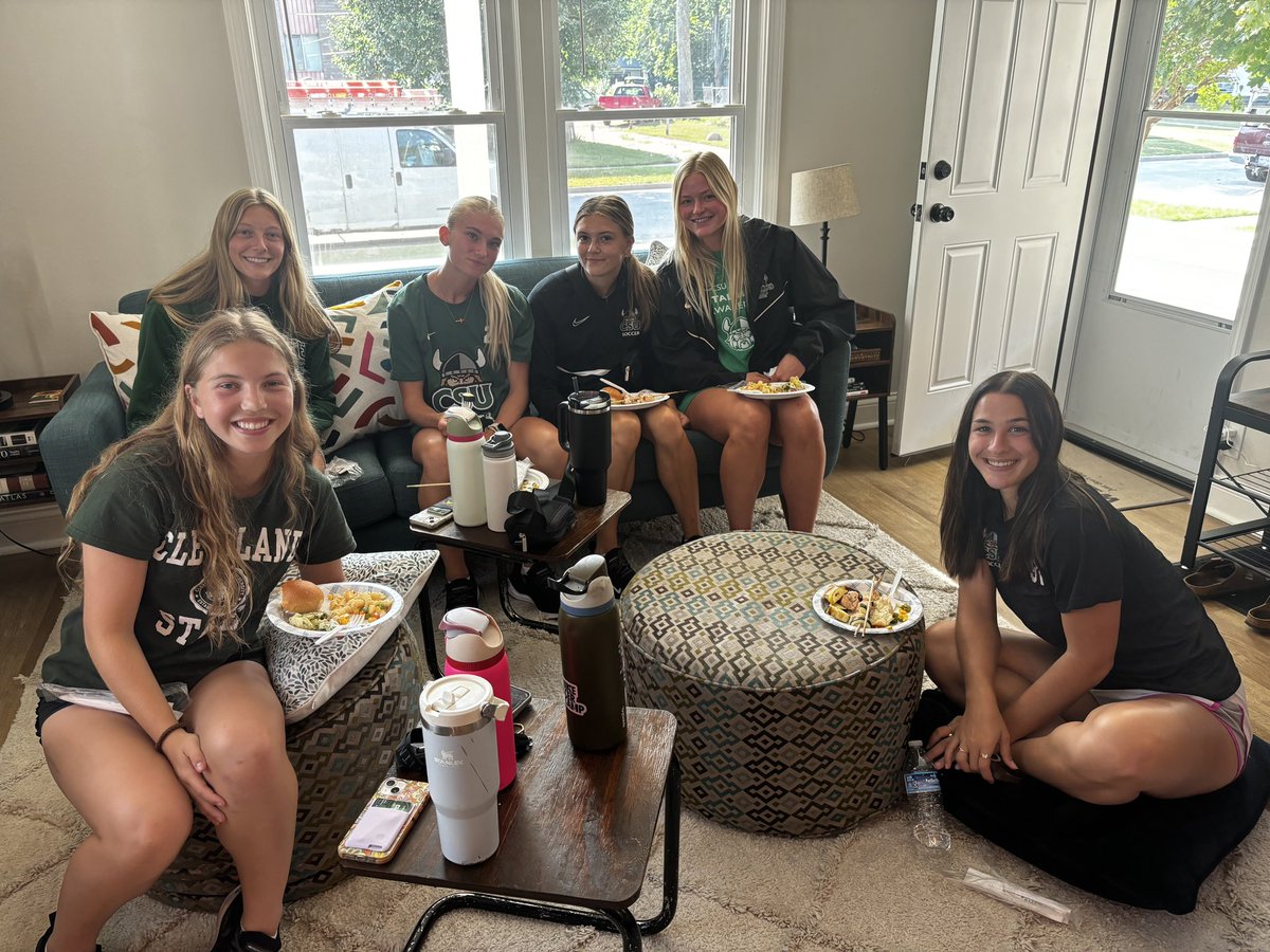 Capped off week one with dinner at coaches.

#GoVikes