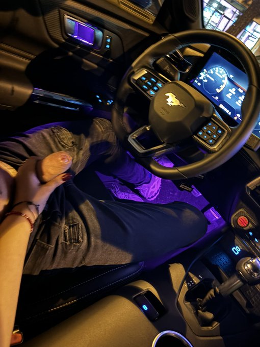 Watch dollmelly's leaked NSFW photo on TwXstars