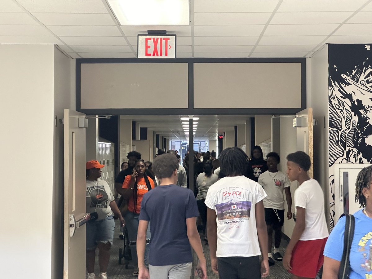 HumbleISD_HHS's tweet image. What a fantastic turnout today at our Wildcat Preview! 🐾🐾

We were thrilled to open our doors to our community and share our campus on a fun-filled Sunday! 

Looking forward to welcoming our students back.  We&apos;re #LockedIn🔐 for a great start to the school year! 

@HumbleISD