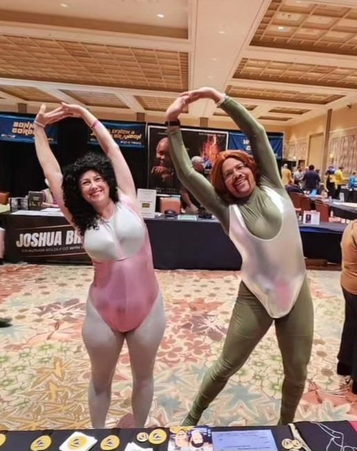 daveagreg313's tweet photo. If Gates and Marina could do it, we could too! Feel the burn!  #STLV #StarTrek #startre https://t.co/TPKBIO0ayX