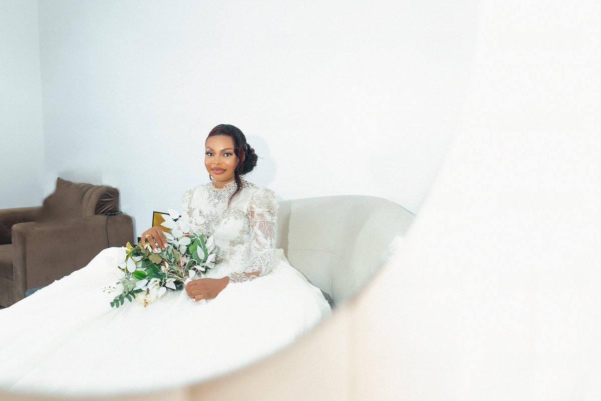 The world is always a better place with the right person by your side....❤️🌹

 #nigeriawedding #anambraweddings #Barxiniphotography #photographylovers #ViralVideos