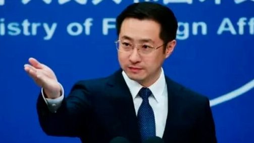 El vocero de la Cancillería China, Lin Jiany señaló que EEUU, tiene que rendir cuentas a los países, por los graves daños, pues difunde información falsa, mediante propaganda engañosa e incrimina y oprime, mediante guerras de opinión pública y cognitivas.