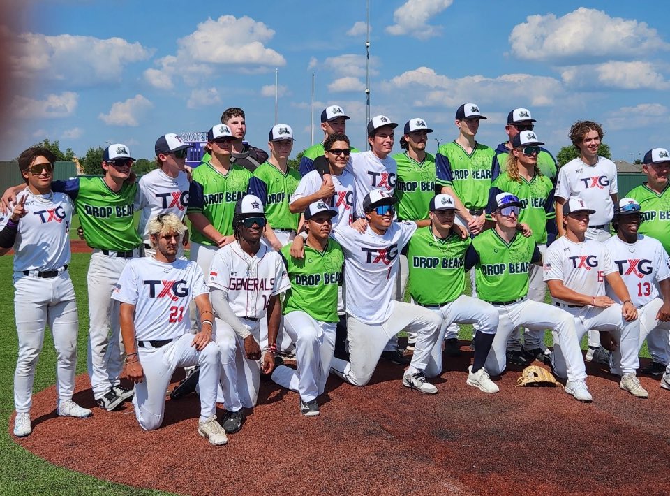 A true show of International Sportsmanship.  Australia’s Aussie Drop Bears 18U takes on Texas Generals National 17U.  Texas Generals 6 - Drop Bears 1.  The true love of the sport and fellowship made me proud of these teams