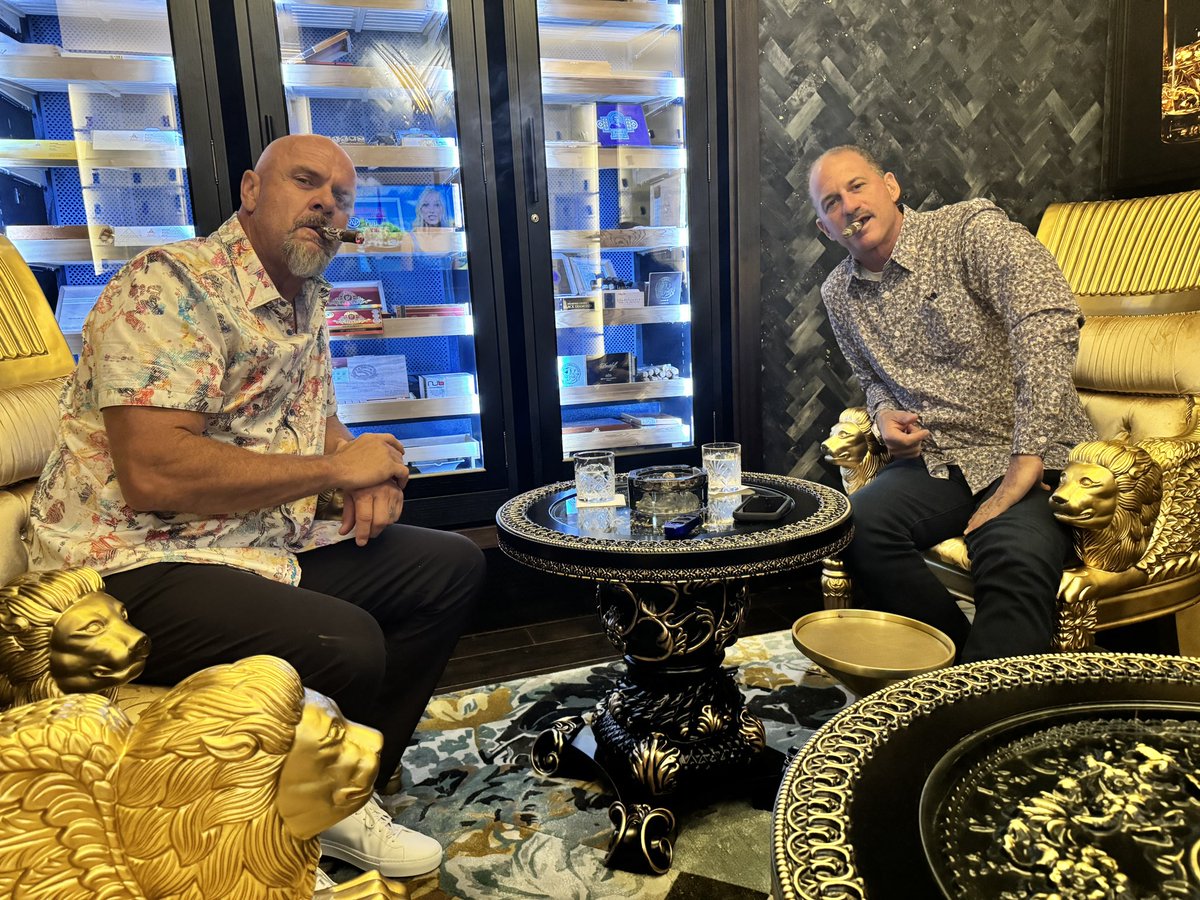 Cdnmooselips33's tweet image. Excellent evening watching the Olympics in a private cigar room enjoying a Tres-Trois and a nice tequila!! Thanks Yaamava resort! @Yaamava @trestroiscigar